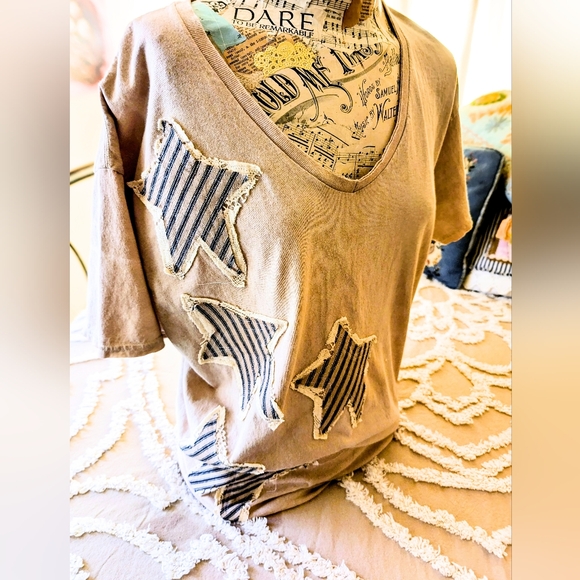 Handmade Tops - Upcycled tea-dyed tee shirt w stars & lace, Hippie Boho Whimsical HANDMADE ITEM